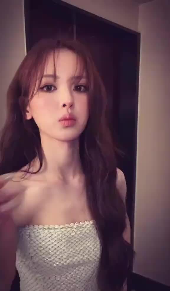 杨超越巴黎时装周出图魅力女神性感女神​​​