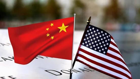 7月23日，上海浦东国际机场上演了一场特殊的“交接仪式”。应美国执法部门请求，中