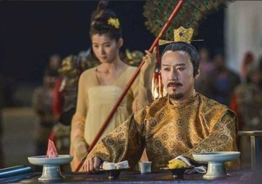 唐玄宗对亲子猜忌如仇，对边将却信任过甚，堪称帝王家的异数。他听信武惠妃谗言