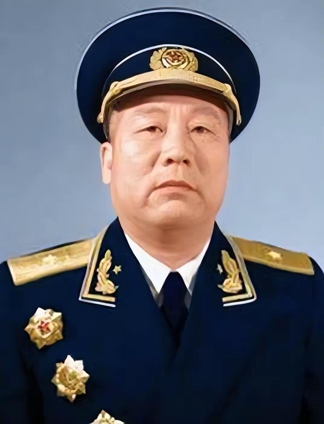 1955年9月，中南海怀仁堂举行新中国首次授衔典礼。当韩先楚被授予上将军衔时，他