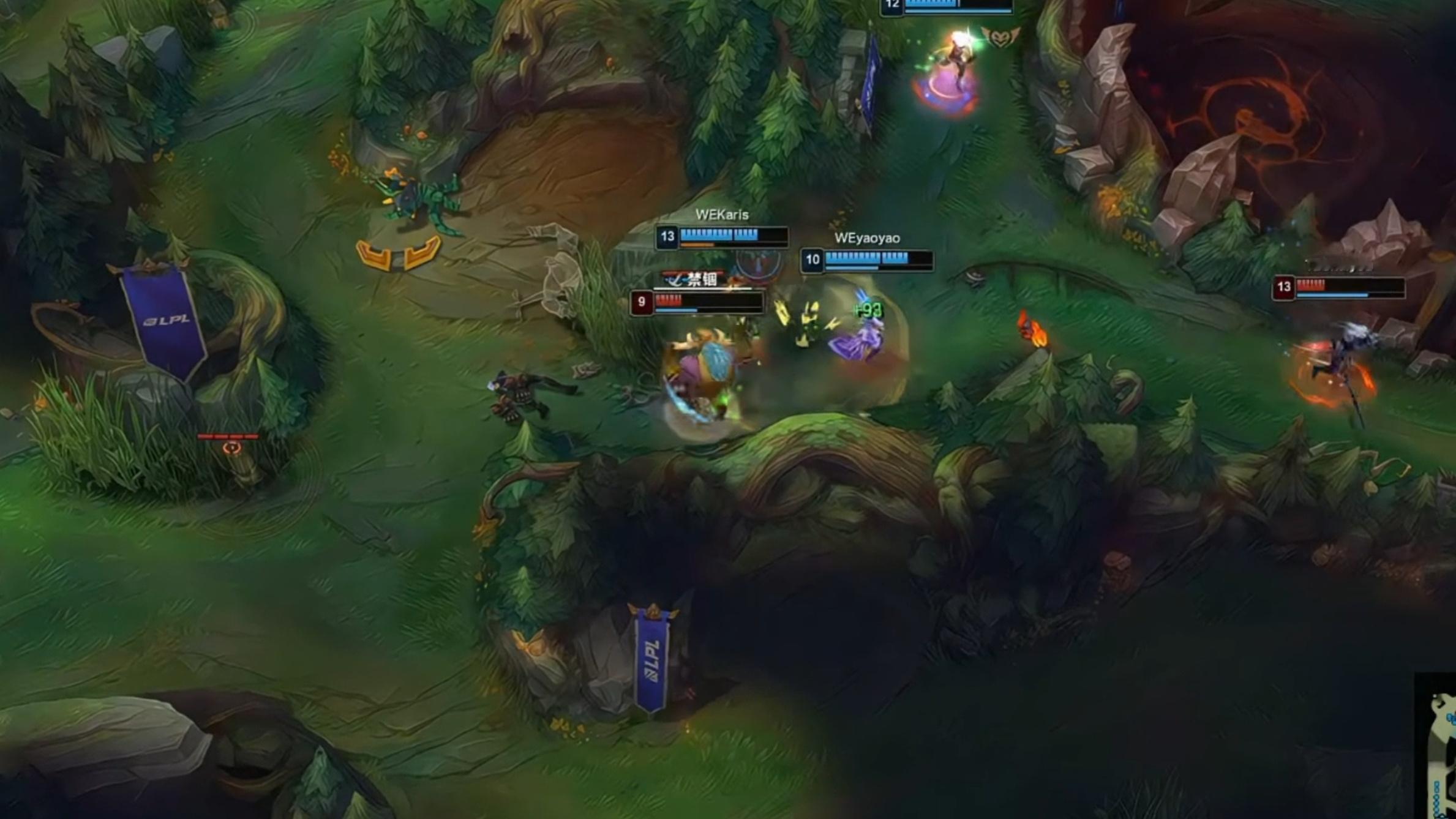 我自己看这波的时候都麻木了。拿给媳妇看，媳妇问我啥意思，怎么献祭一个？TES对战