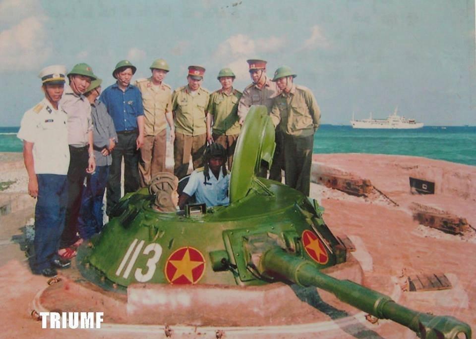 2000年代后期，越南PT-76炮塔被用作南沙群岛的固定式岸炮。南海烽火问鼎计划