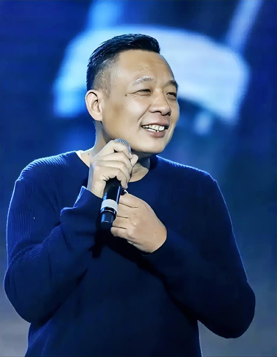 明眼人都看出来了，于东来宣布年后退休，不是因为他钱挣够了，最关键的原因，是他