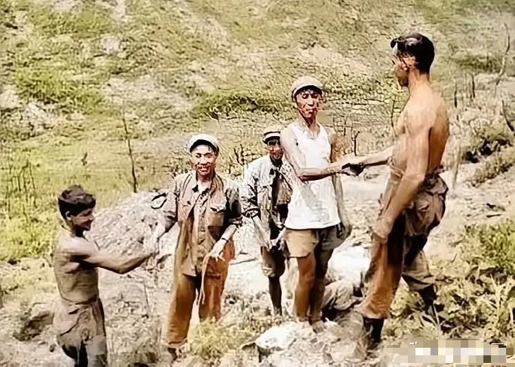 50年代，朝鲜停止战争时的志愿军与美国大兵