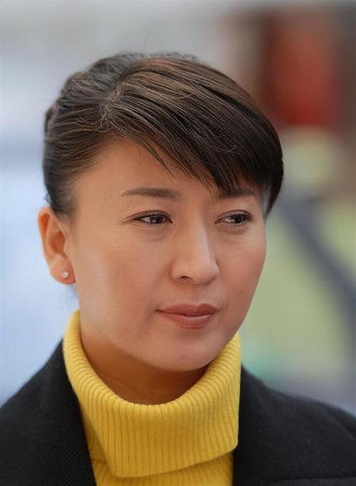 谁能想到，闫学晶最近被曝出这件事，直接颠覆了大家对他的印象。从曾经的风光无限，到