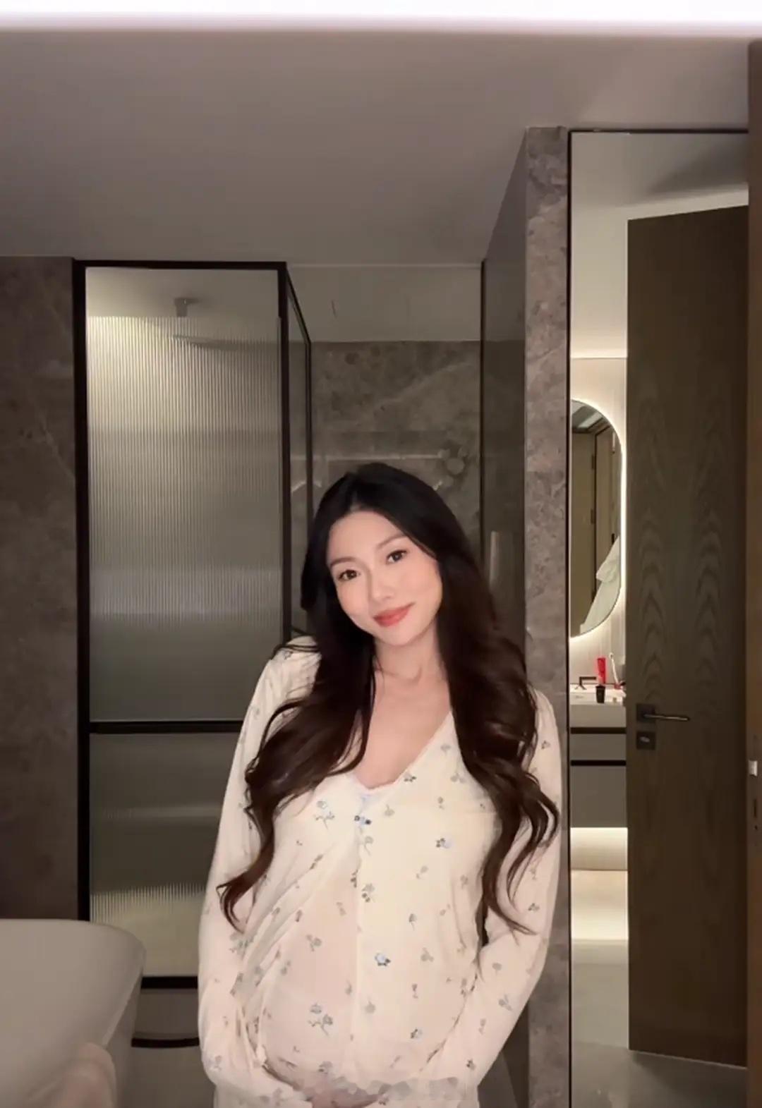 程晓玥公开二胎孕周，透露老公狂咳却找不出病因，两个人分房睡！！！