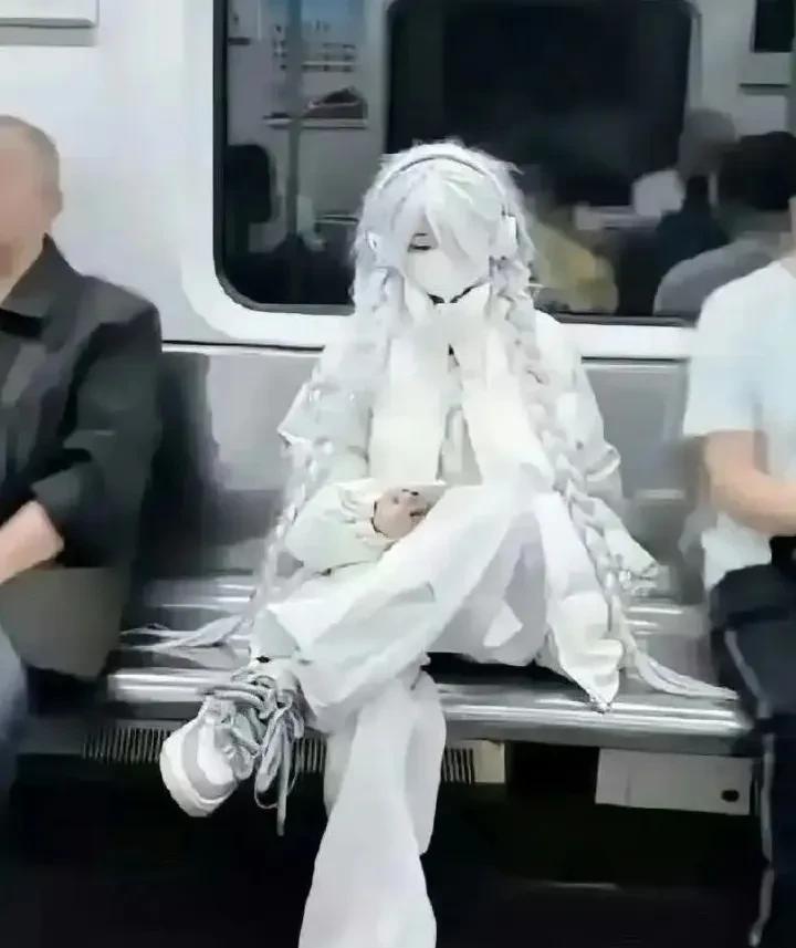 假如这个是你的女儿，你是觉得自己的号练废了，还是觉得没有啥问题？反正我是无语了