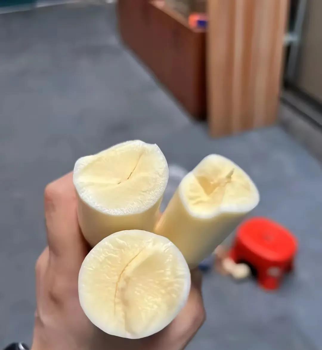 有没有广东的朋友？这个是什么美食啊？真的是太好吃了，看看有多少人能认识它？