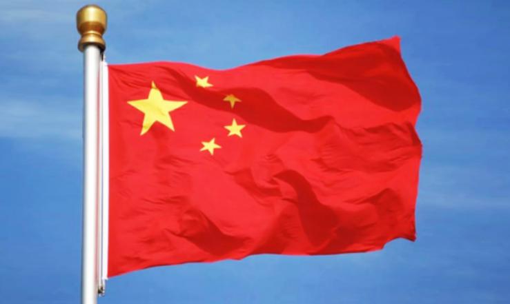 如果是资本主义适合中国，那便是共产党人当年领导革命搞错啦！共产党人力求推翻三座大