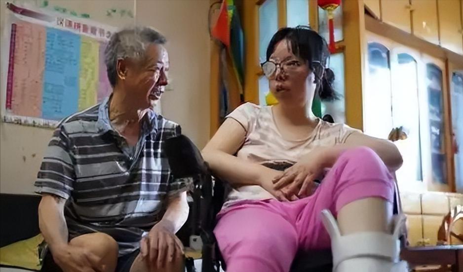 30岁安徽女博士怀孕后瘫痪在床，丈夫悉心照顾，不料，生下儿子后，丈夫却说：“我们