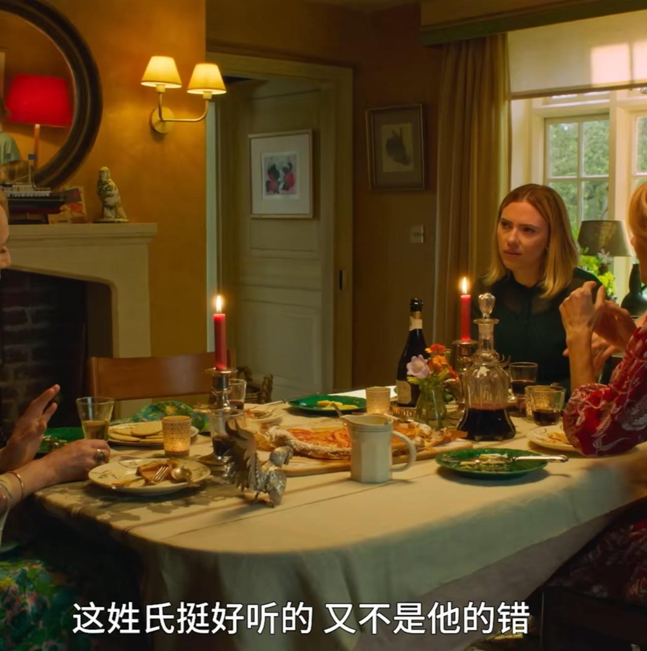 寡姐斯嘉丽约翰逊曾经“超脑”电影里的女主角，现在恐龙世界第三部的演员，从