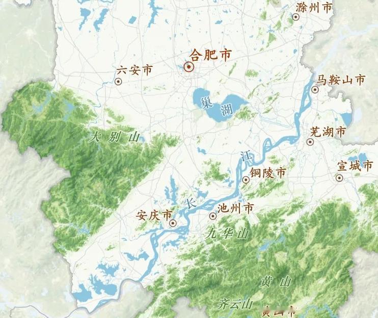 以巢湖为界，安徽的江淮文化还能再往里分一分。巢湖以北像合肥这一带，说话做事的北方