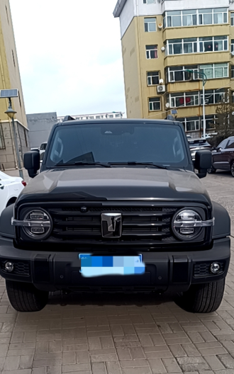 挑战者提车用车分享目前跑了832公里，油费差不多一公里一块左右吧，每天市区通勤