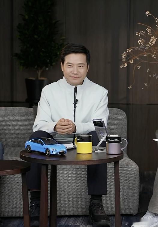 雷军回应为何处罚这么严重1月7日晚8点，再次开启直播。雷军在直播中回应这件事情为