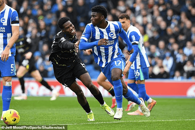 邮报独家: 曼联冬窗想买中场;洛杉矶银河给卡塞米罗DP名额