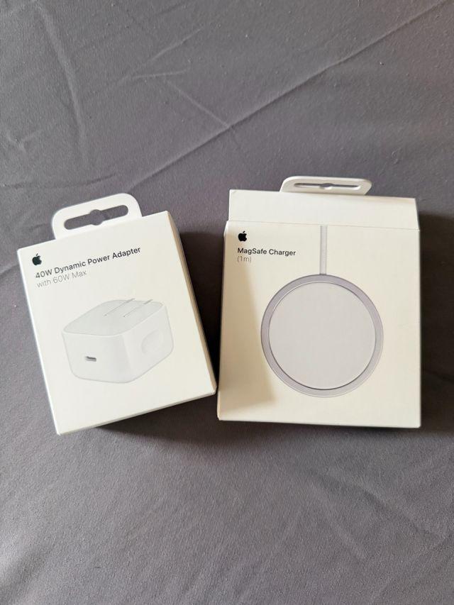 国行iPhone阉割这块，真的没话说香港买的MagSafe，配苹果原装40W头