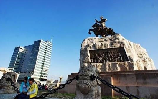 “当初拼命要独立,如今却靠中国过日子!蒙古终于醒悟:连内蒙古一个市都比我们强太多