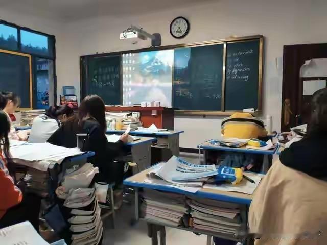 家有高中生的父母，才知道高考600分有多难？1、从排名上看，高考600分绝对是