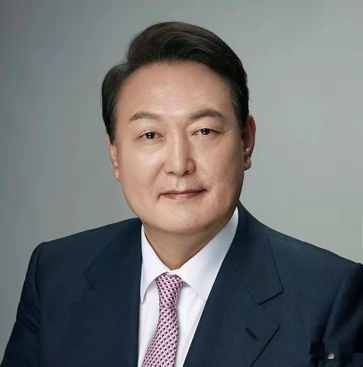 尹锡悦真是个聪明人不愧是大法官出身的，他非常清楚只要自己坚持上诉，就有50%的