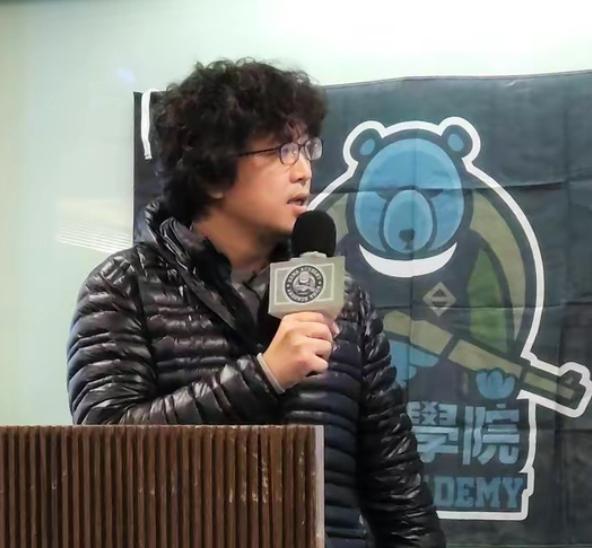 沈伯洋怂了?急着和黑熊学院撇清关系!沈伯洋急得像热锅上的蚂蚁到处乱转