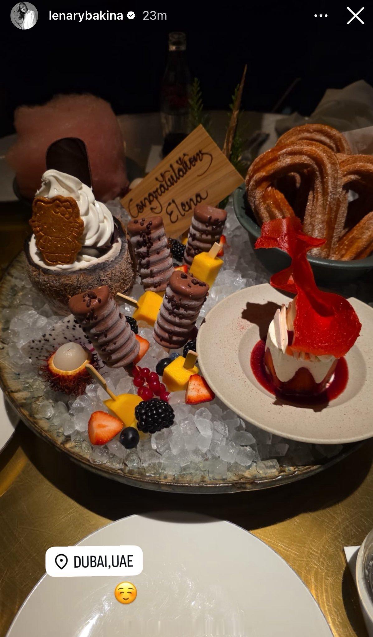 莱巴金娜的甜点时刻。