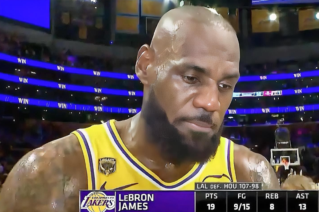 湖人107-98拿下湖火G1，先拿系列赛开门红，全场交出19分8篮板13助攻全能