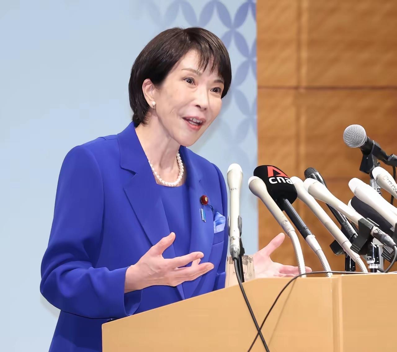 高市早苗这位“右翼政客”是彻底不装了，竟然把靖国神社里的甲级战犯当成他们日本人的