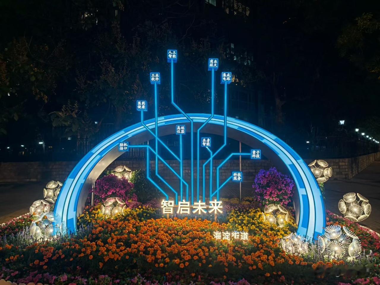 各大指数，目前都属于破位了，除非后面放量拉回去，不破，才有一线生机，顶多算超跌