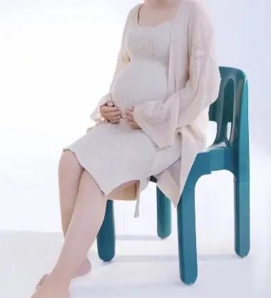 宁夏，一女子在上海打工，竟然隐瞒自己是有夫之妇的身份，跟一离异男子同居并怀孕，还