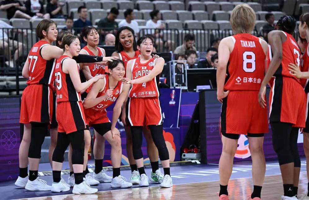 半决赛我们很难说一定能战胜日本女篮刚刚日本女篮已经战胜了新西兰女篮！1⃣