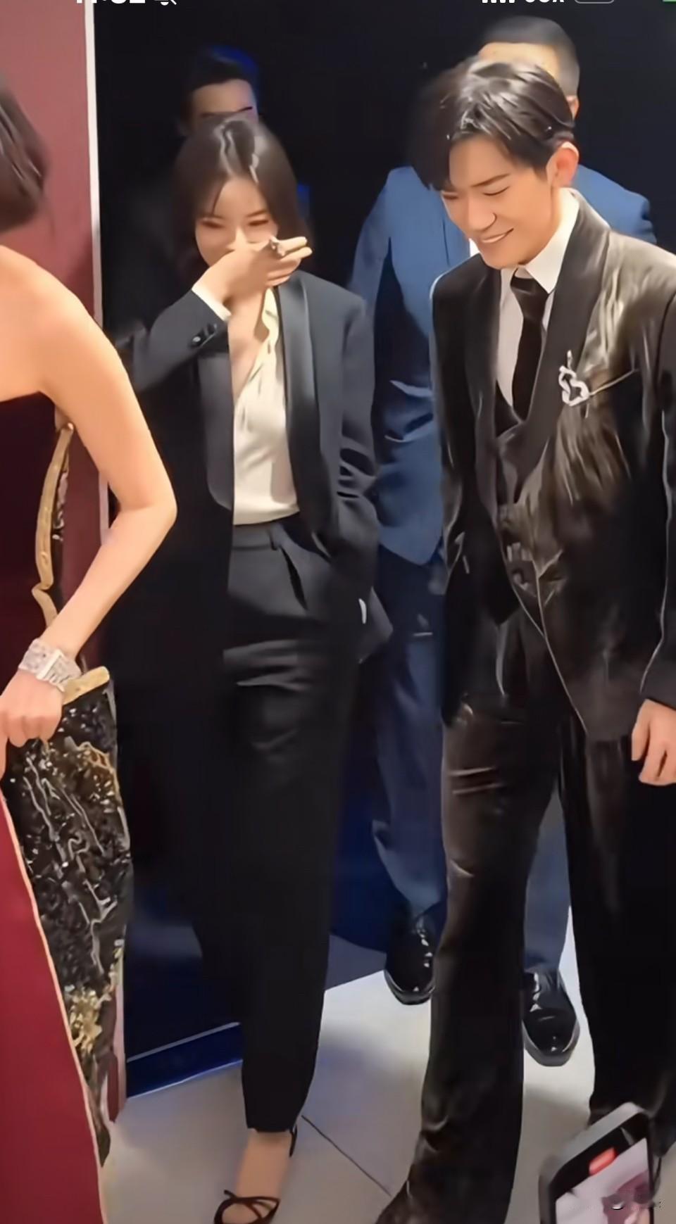 从她演英子的时候，我就感觉特别会演，戏特别好。好多人说她有背景啊？先不说背景