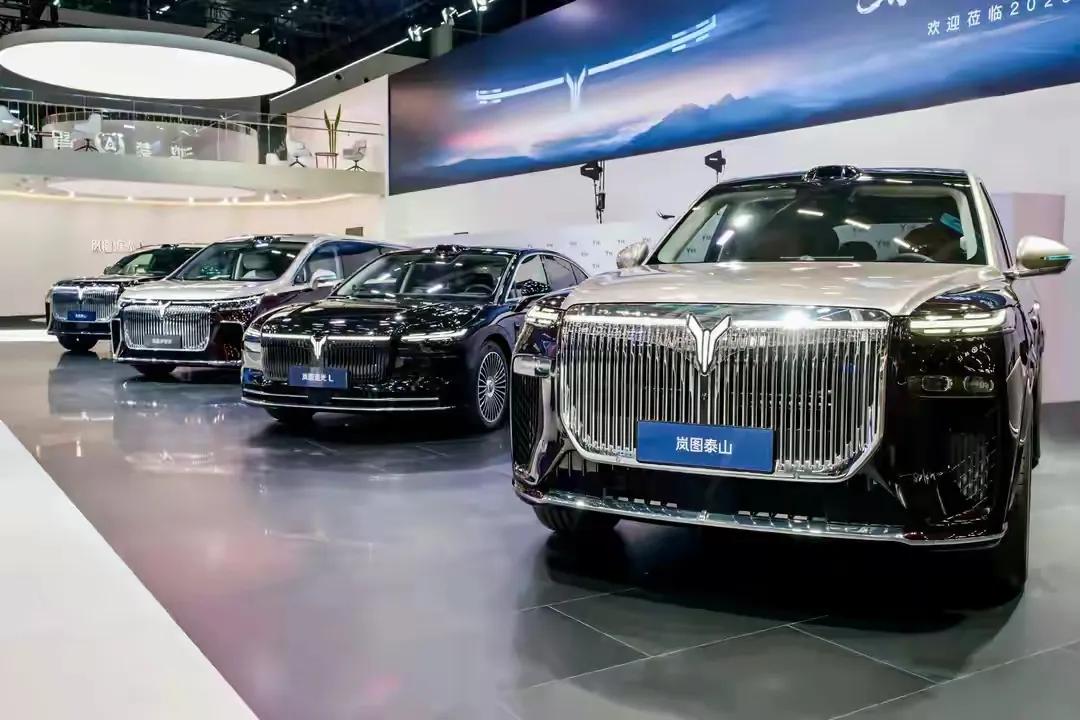 岚图泰山以“泰山”命名，首先在气场和体量感上就做到了极致。岚图泰山11月18日上