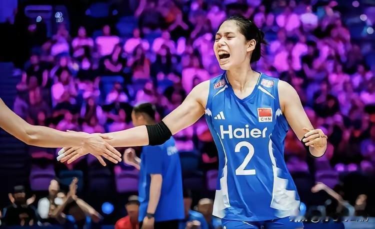 日本女排已经止步八强，积分出现下滑，在此基础上，中国队只要3-0击败美国，和日本