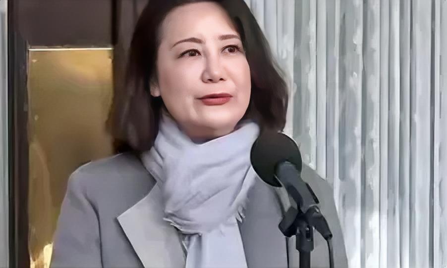 近日，“台独打手帮凶”吴思瑶越发嚣张。她在台湾地区立法机构接受媒体采访时公开挑衅