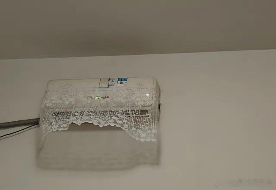 终于知道为什么这个品牌的空调没有了！用了十几年了，每年夏天都开到27度，还冷得不