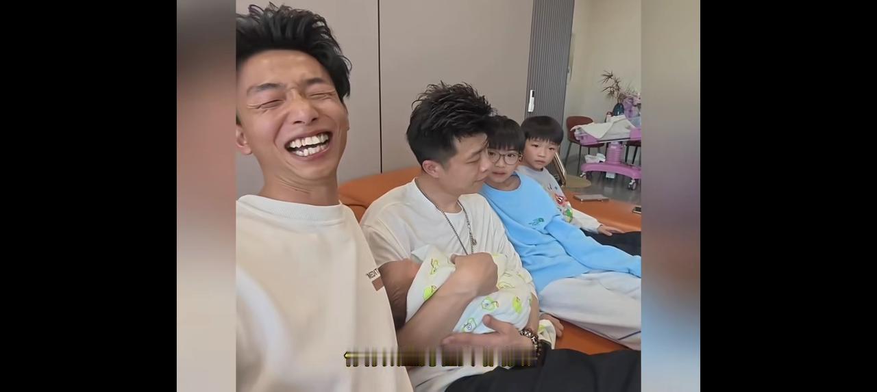 生三个儿子，算什么？——网上视频：一男子笑他姐夫：“你咋想的？生了仨儿子！太不