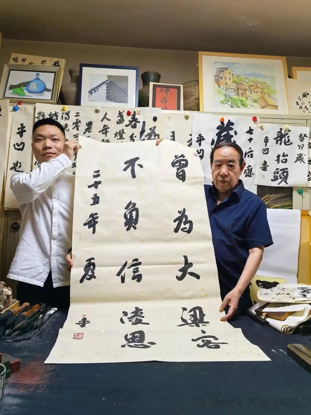 【名作家为什么热衷题字】最近中国的作家们日子不是很好过。尤其著名的名作家，莫