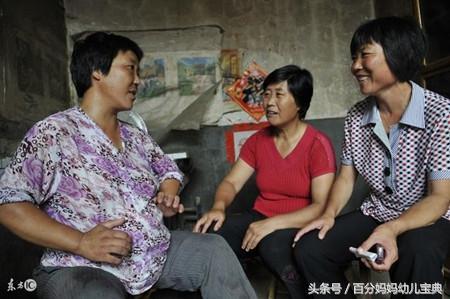 43岁孕妈阵痛12小时生男宝, “砰”一声巨响, 推出来的却不是产妇