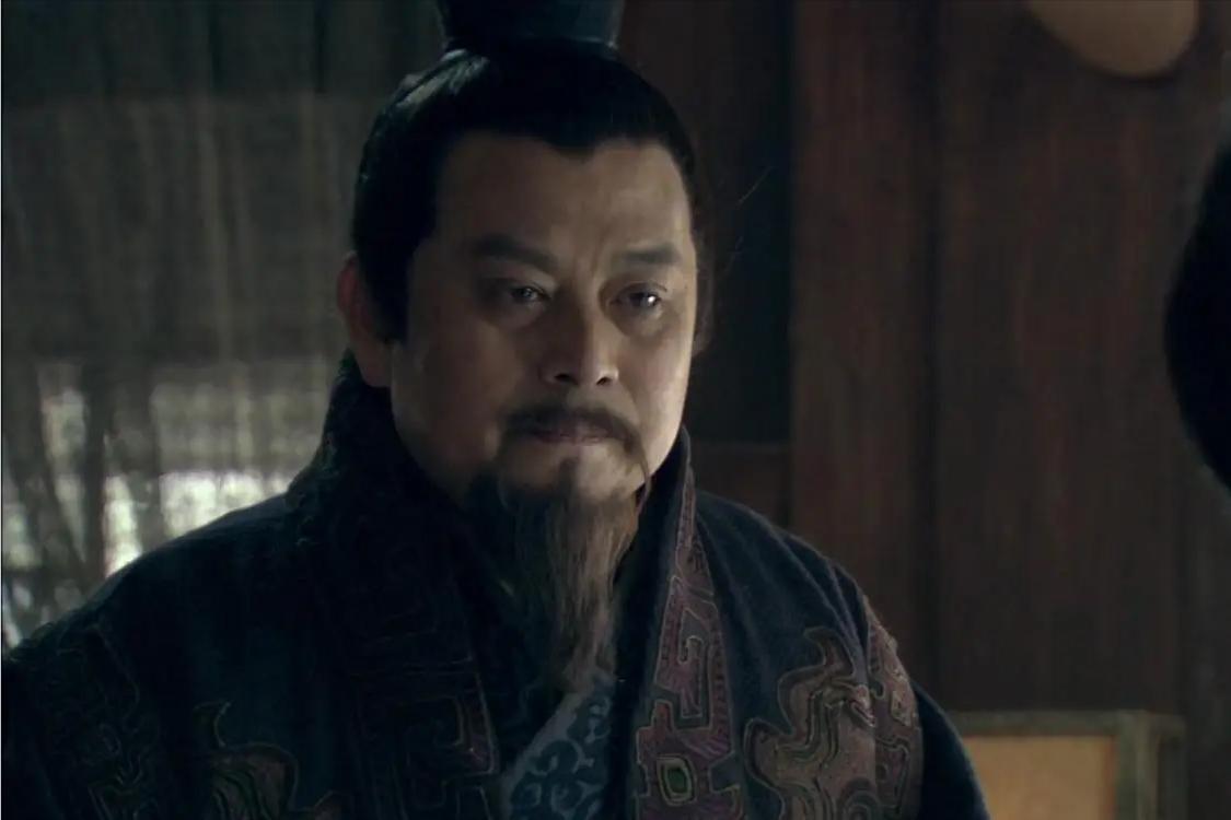 汉惠帝年间，左丞相陈平整天不上朝，窝在家里喝酒玩女人，政务一概不理。吕媭气得跑去