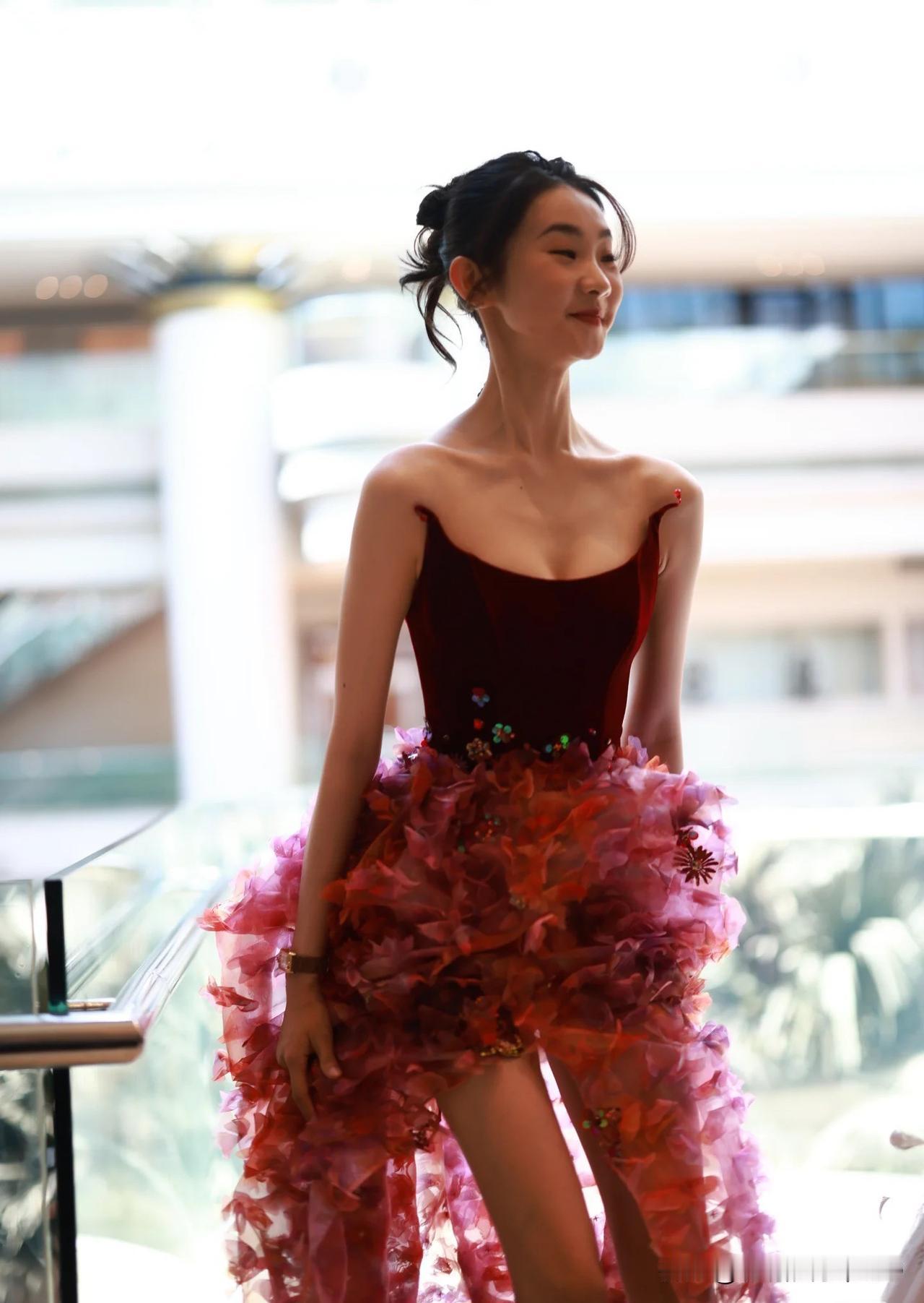 张艺凡活动现场美图