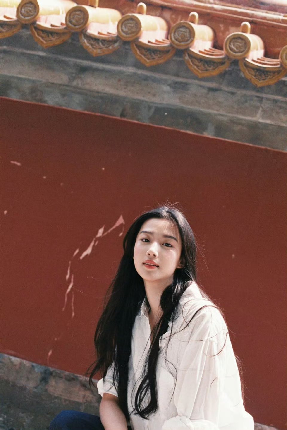 卢昱晓红墙写真卢昱晓～～卢昱晓​​​