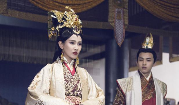 三度垂帘听政，扶立六帝，最不想掌权的女人，却被迫掌权40年。这个女人掌权40年，