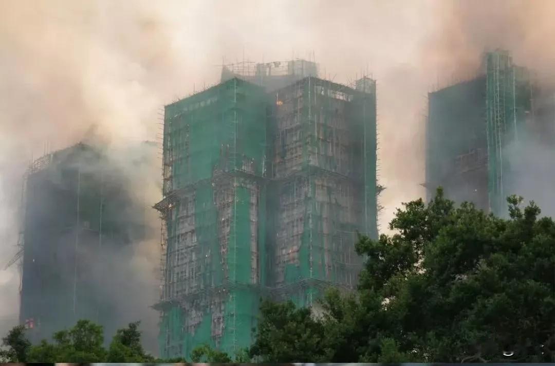 香港那场火灾真的是太惨烈了，看了那场火灾后，我做出了三个决定。第一个决定，我要去