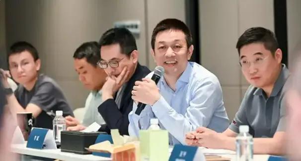李斌急了！蔚来全员勒紧裤腰带，200天生死局能翻盘吗？💥