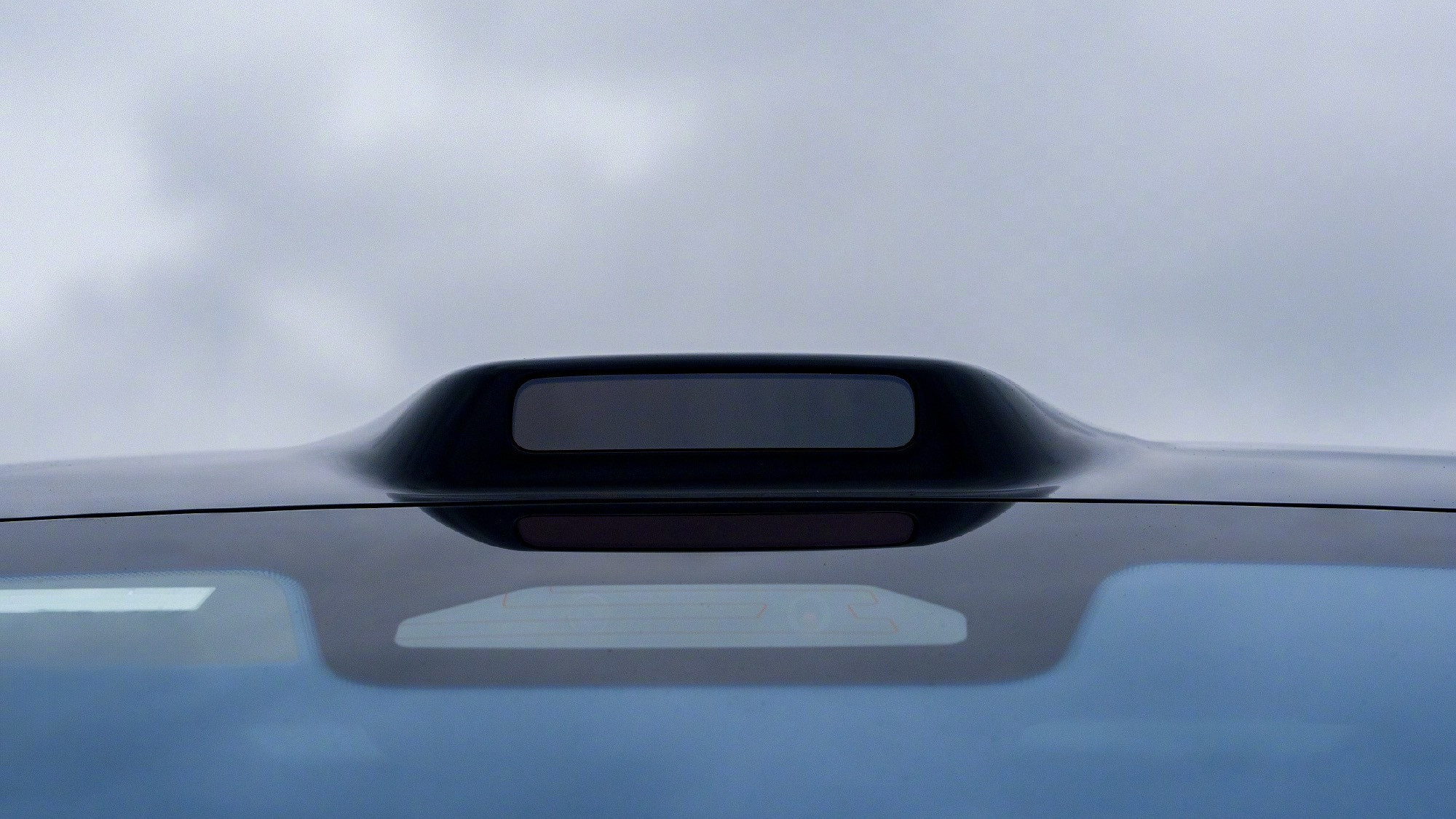 问界M8升级四激光雷达华为在传感器堆料上确实激进，但我要区分一下：激光雷达数量