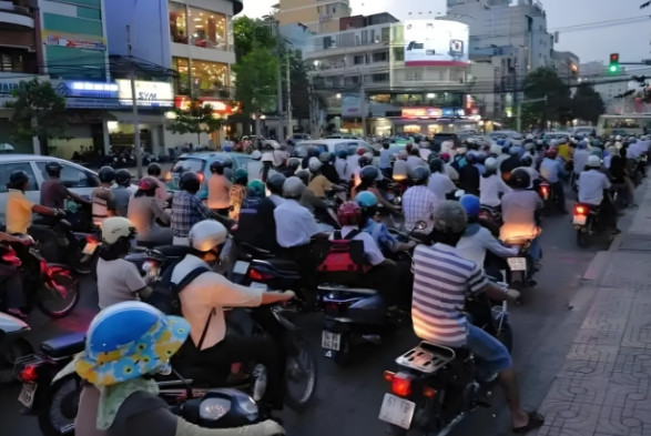 越南的做法，咱们千万不要上当。7月1日，越南官方出台了一项政策总结下来就是三