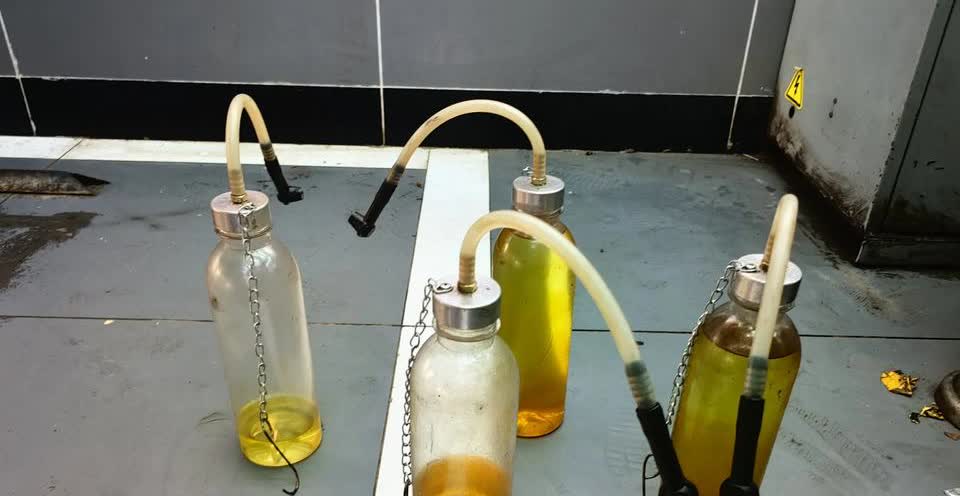 现在汽车保养网络平台线下门店手还是很臭的，换刹车油忘了拧螺丝，新油全走一路进回油