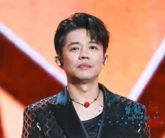 终于明白曾毅手表事件愈演愈烈为什么他没有出来再次回应而是让舆情继