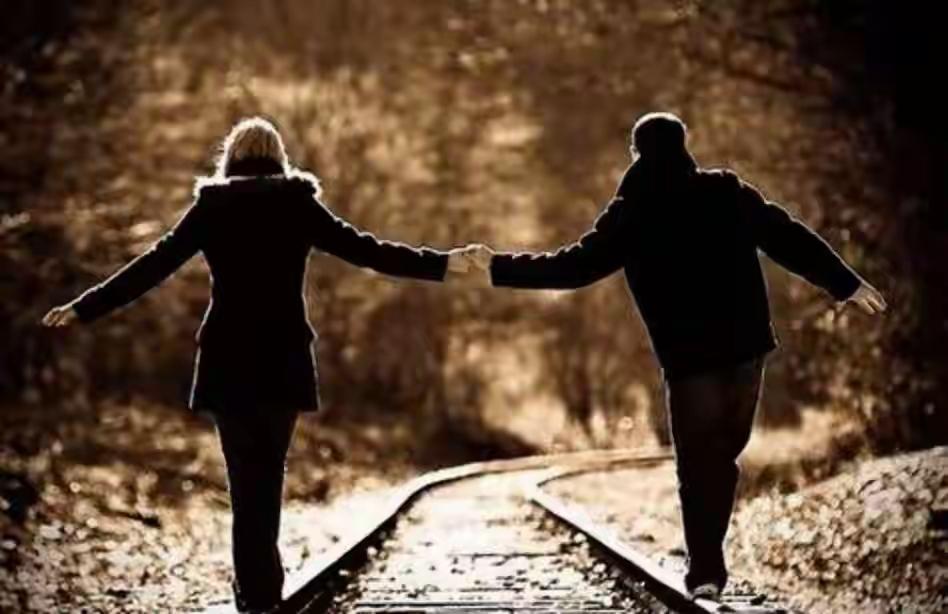 郑州凌晨四点的煎饼摊与凌晨两点的外卖王：欠债400万夫妻用体温焐热寒冬，告诉你什