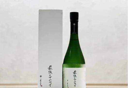 急疯了！据日本媒体报道，最近日本清酒和食品运到中国，在海关那边卡得比以前久，不少